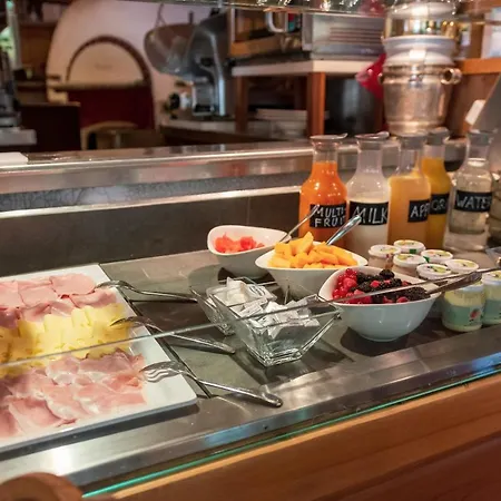 La Tambra - With Restaurant 3*