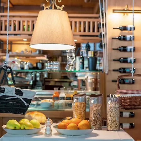 La Tambra - With Restaurant 3* Santa Cristina Val Gardena