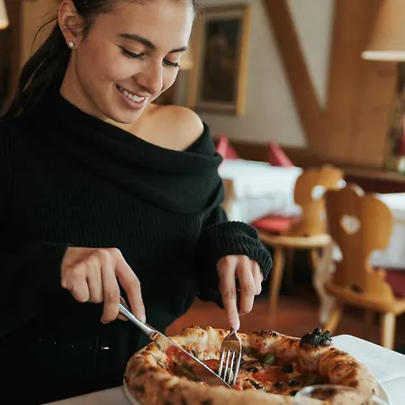 מלון דירות La Tambra - With Restaurant 3*